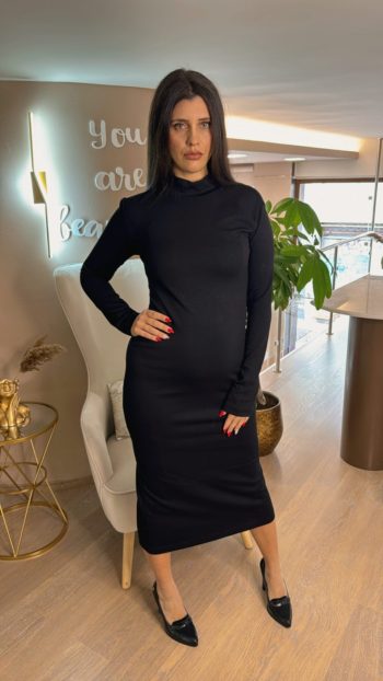 ΜΑΥΡΟ ΦΟΡΕΜΑ ΜΕ ΑΝΟΙΧΤΗ ΠΛΑΤΗ