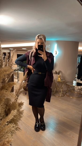 ΠΛΕΚΤΟ ΦΟΡΕΜΑ ΜΕ ΑΝΟΙΧΤΟ ΩΜΟ