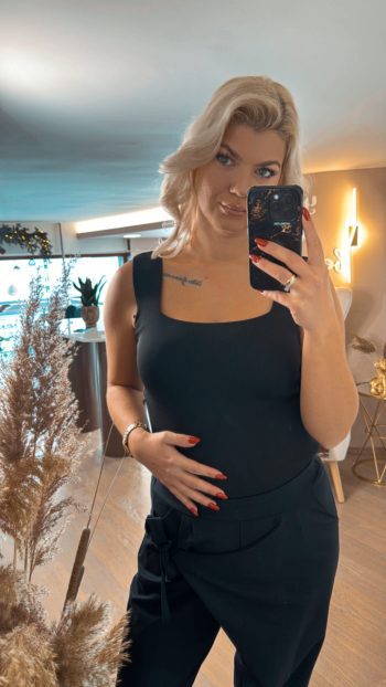 top αμανικο με φαρδια ραντα