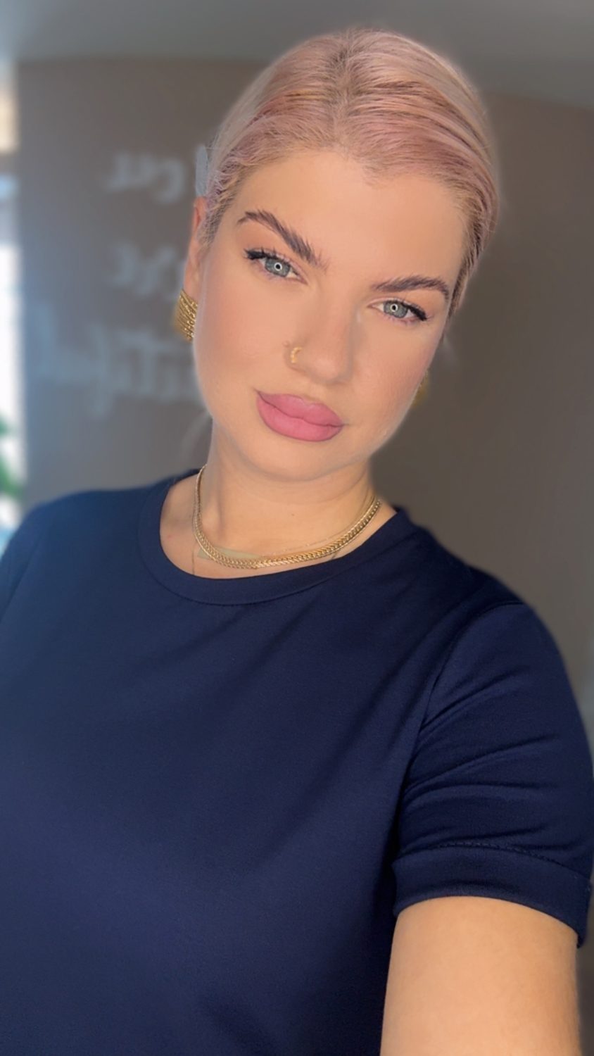 {"eId":"228906325560328","CameraPosition":2}