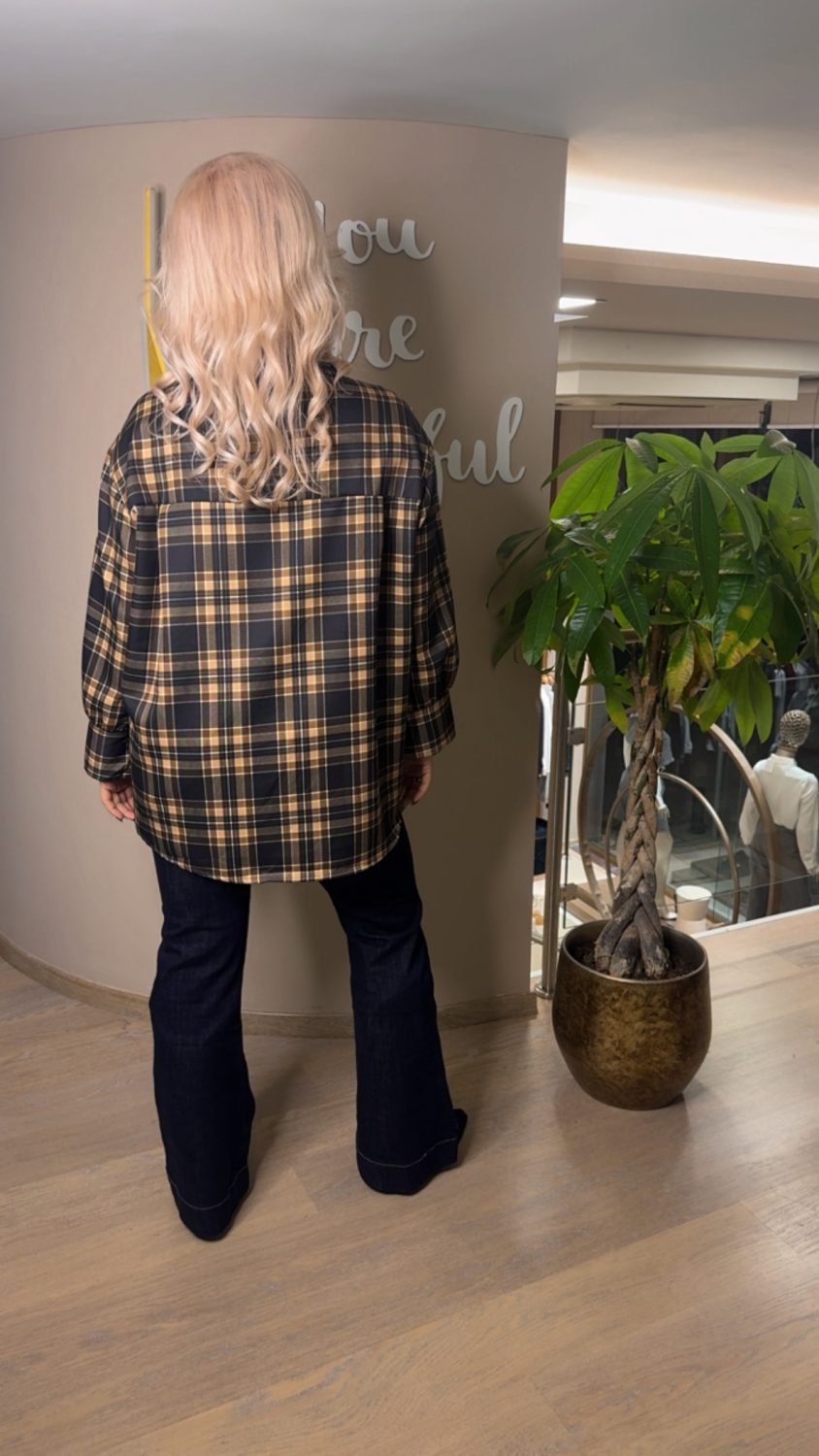 {"eId":"228906325560328","CameraPosition":1}