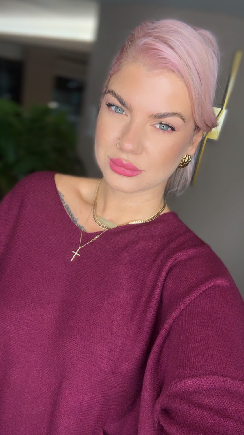 {"eId":"228906325560328","CameraPosition":2}