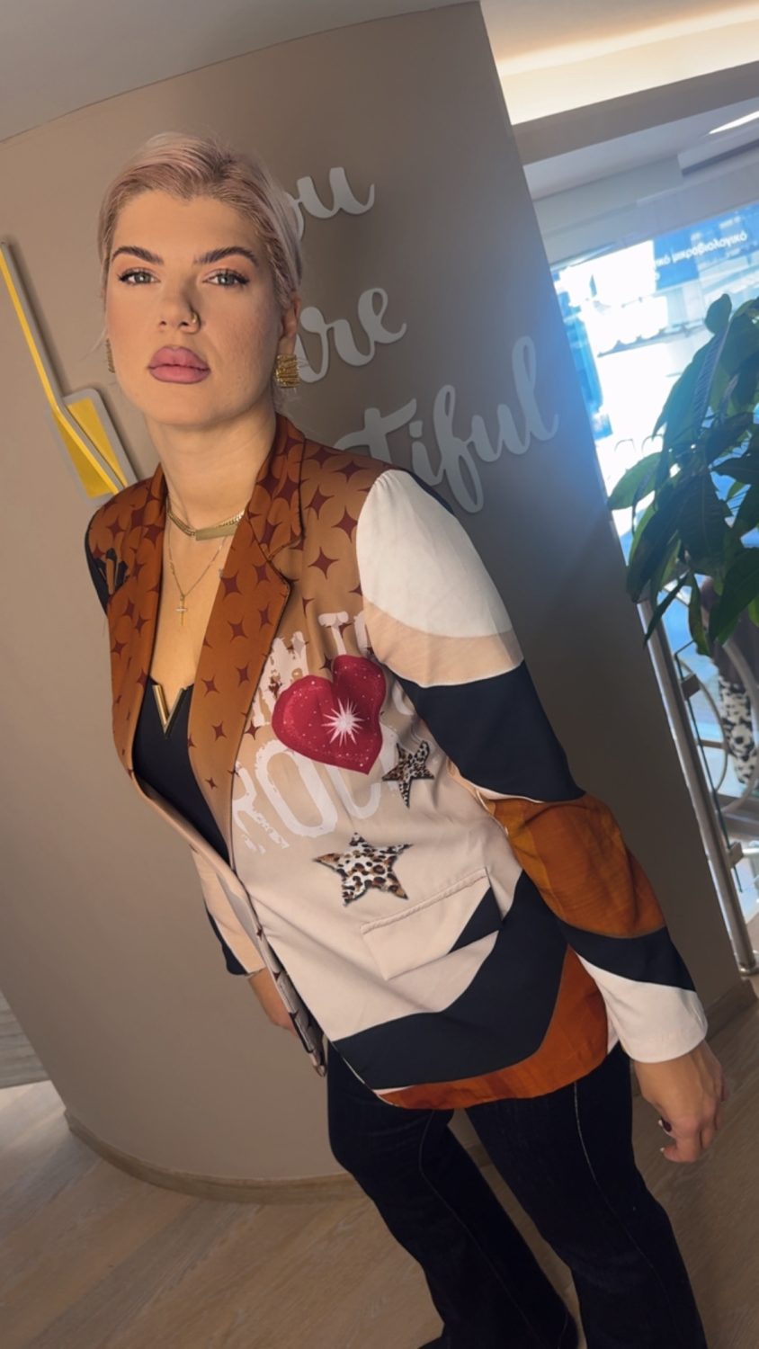 {"eId":"228906325560328","CameraPosition":1}