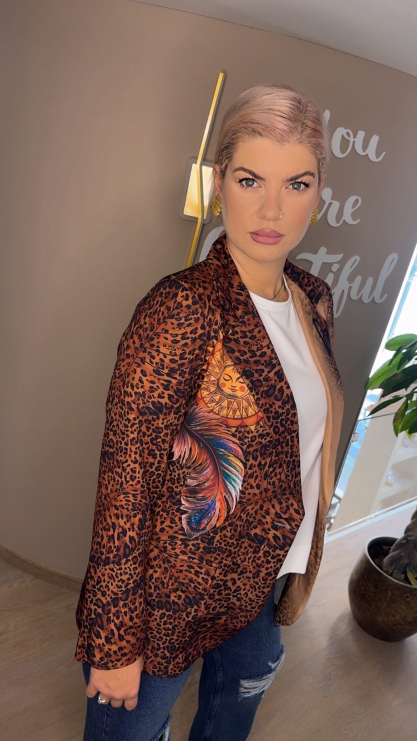 {"eId":"228906325560328","CameraPosition":1}