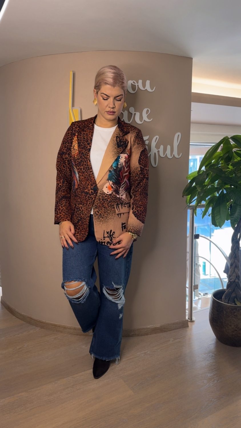 {"eId":"228906325560328","CameraPosition":1}