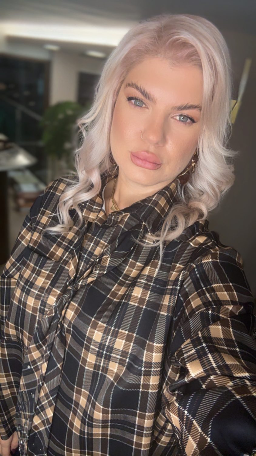 {"eId":"228906325560328","CameraPosition":2}