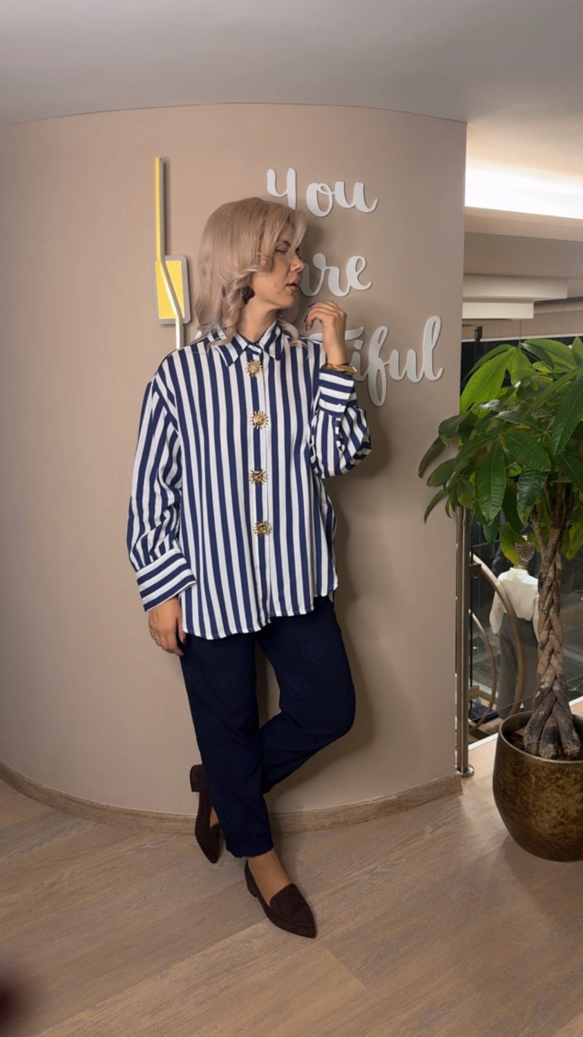 {"eId":"228906325560328","CameraPosition":1}