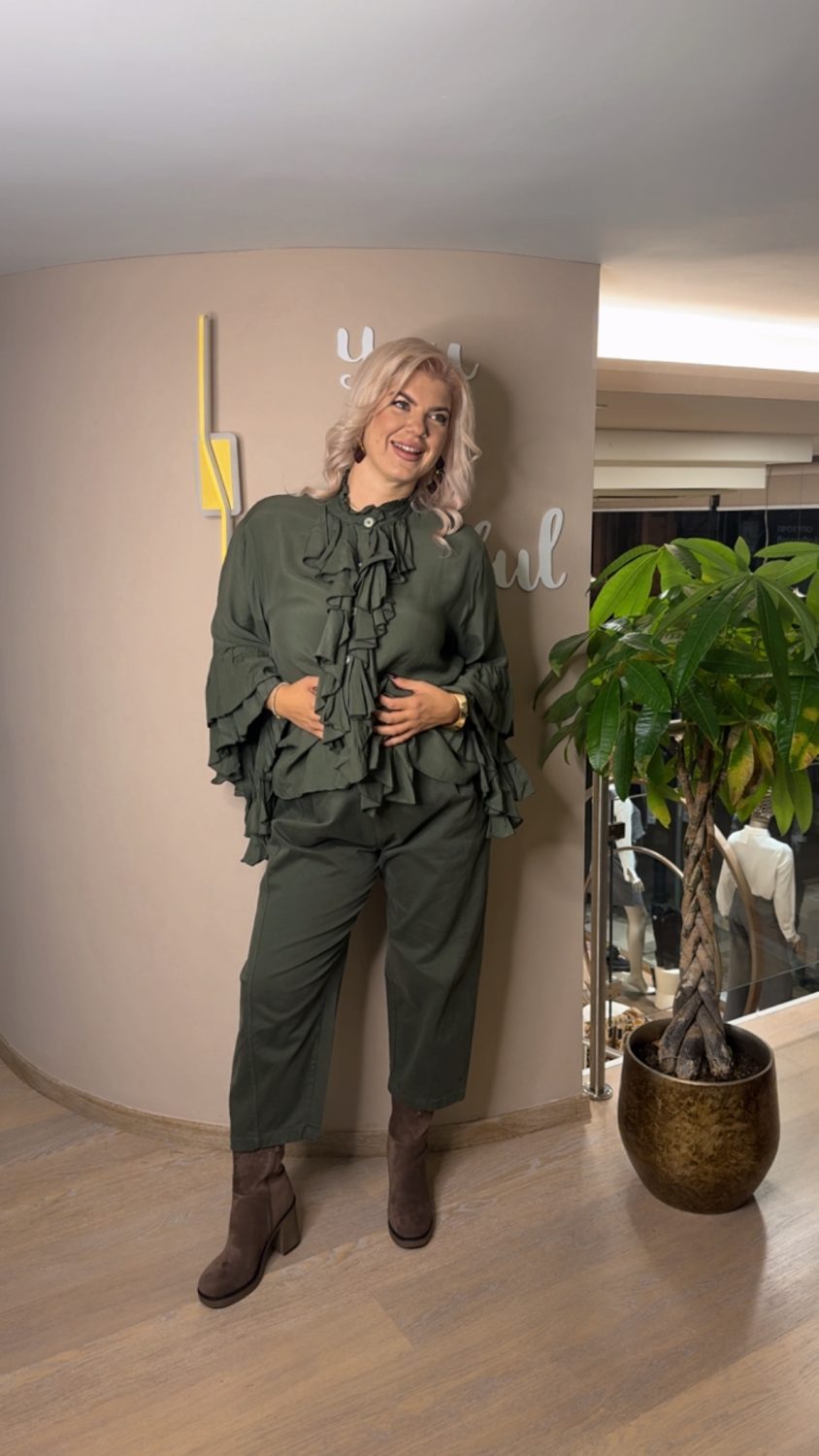 {"eId":"228906325560328","CameraPosition":1}