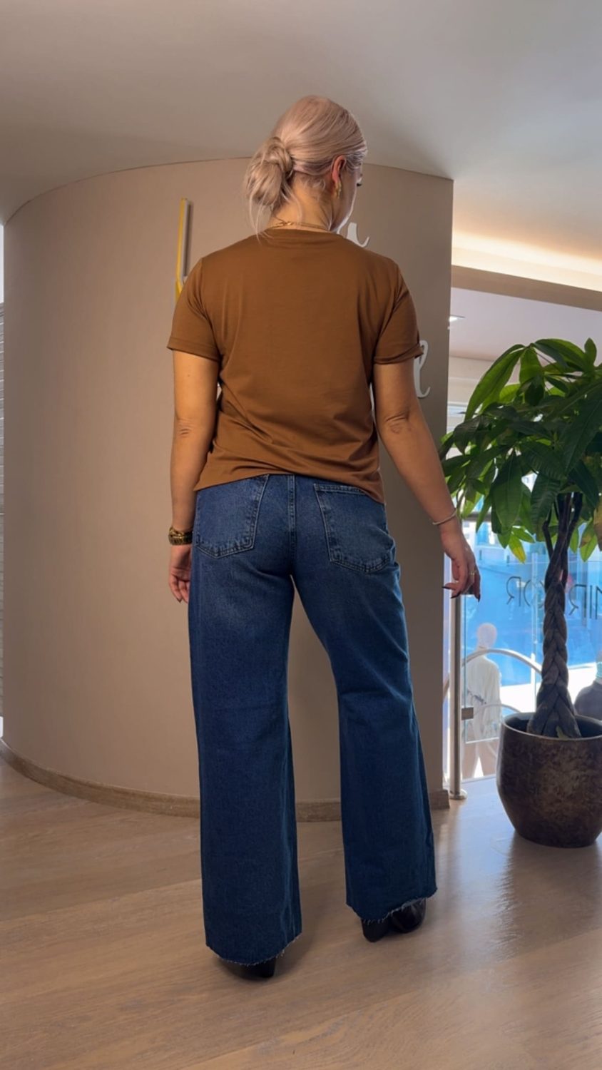 EBC19CA5-D0D1-4D82-9991-E082CAF32100-2