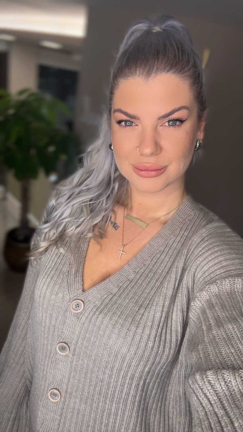 {"eId":"228906325560328","CameraPosition":2}