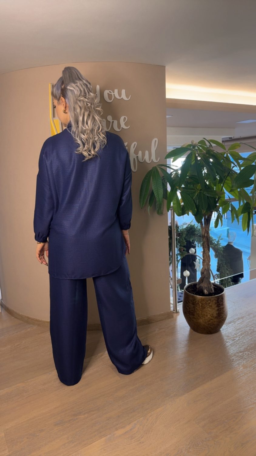 {"eId":"228906325560328","CameraPosition":1}