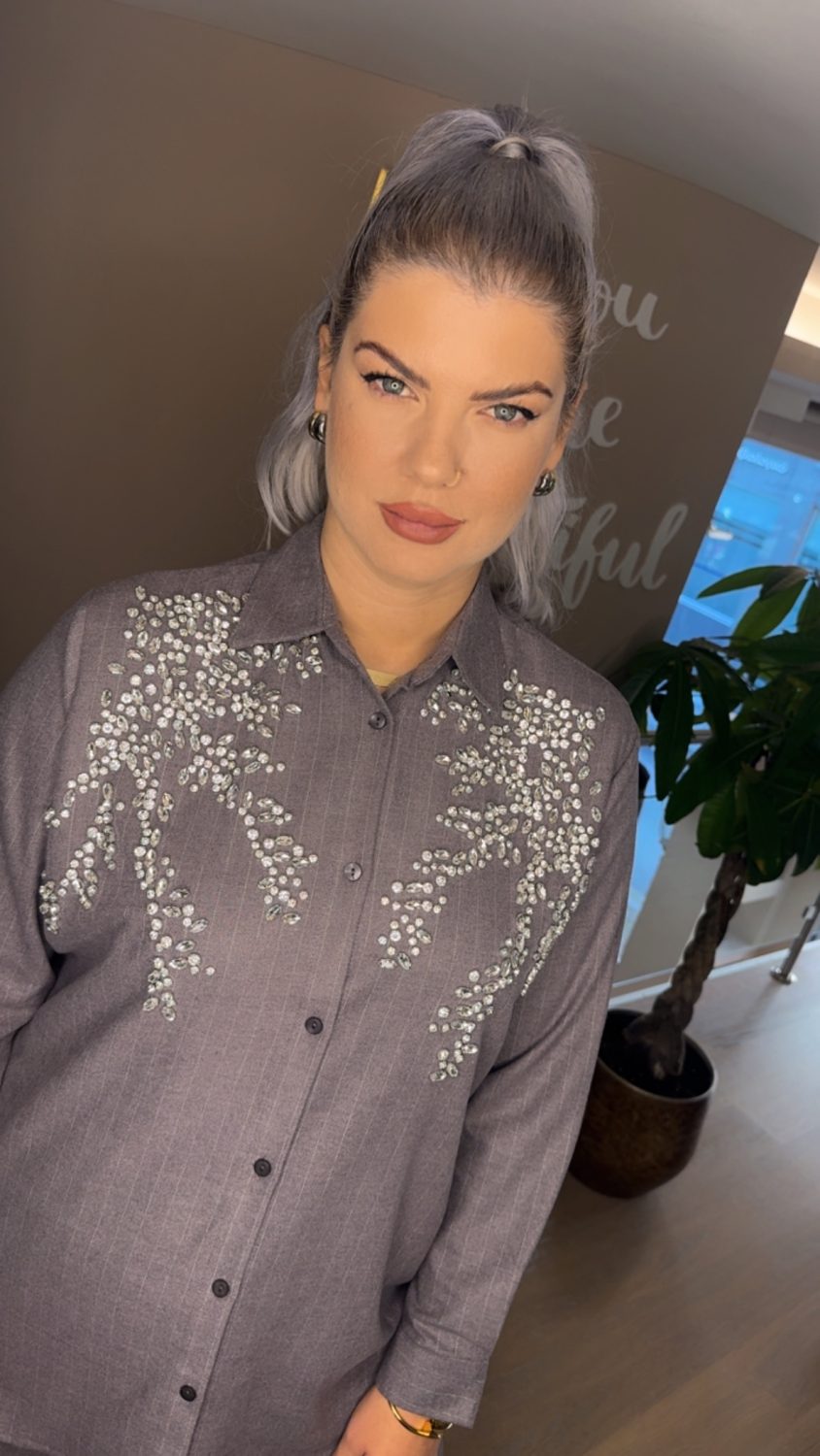 {"eId":"228906325560328","CameraPosition":1}