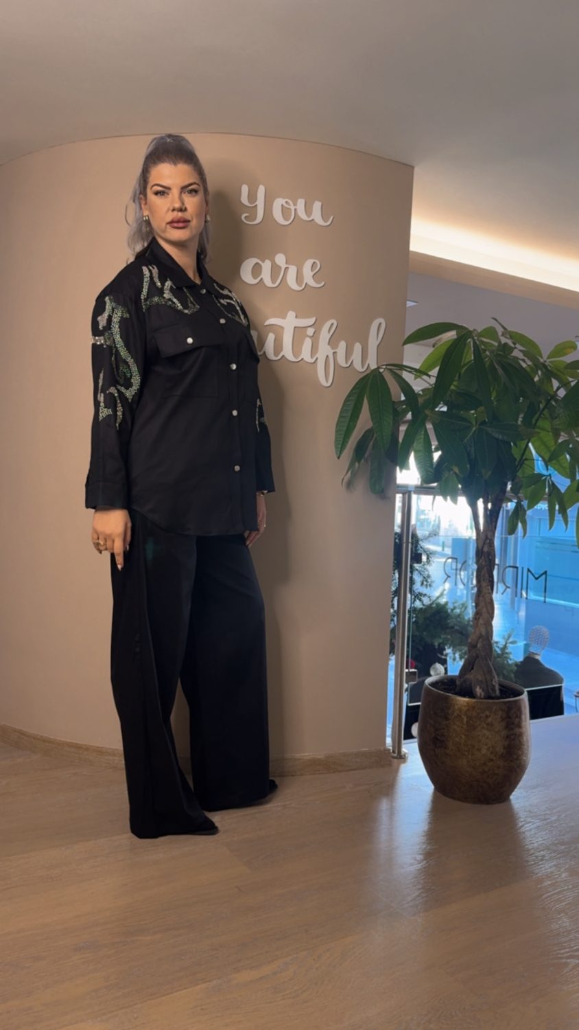 {"eId":"228906325560328","CameraPosition":1}