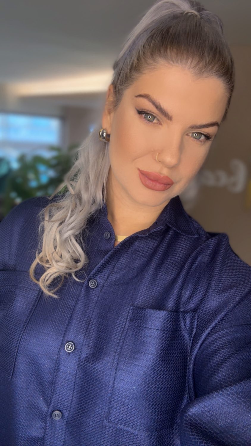 {"eId":"228906325560328","CameraPosition":2}