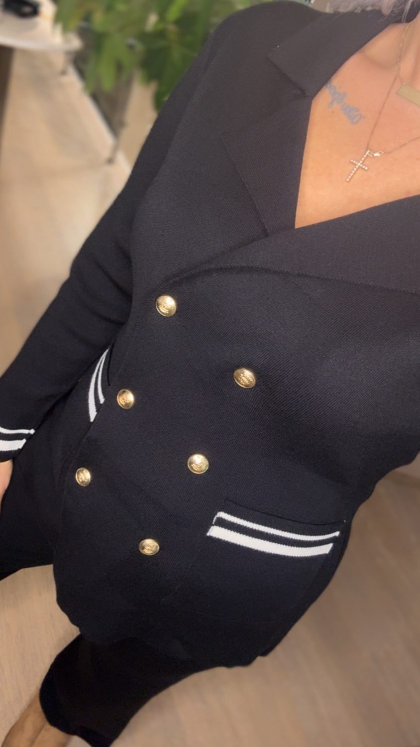 {"eId":"228906325560328","CameraPosition":2}