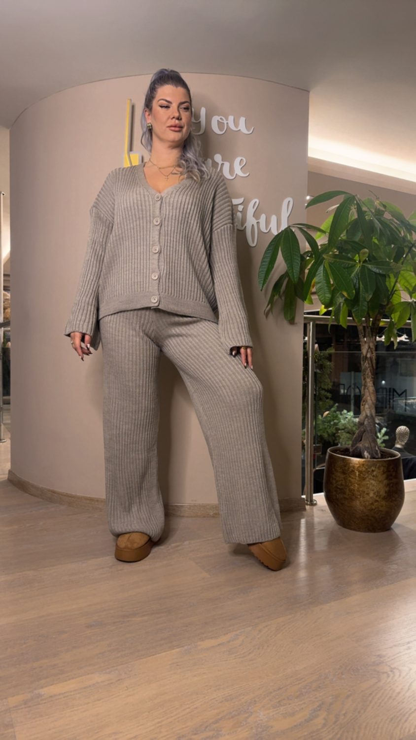 {"eId":"228906325560328","CameraPosition":1}