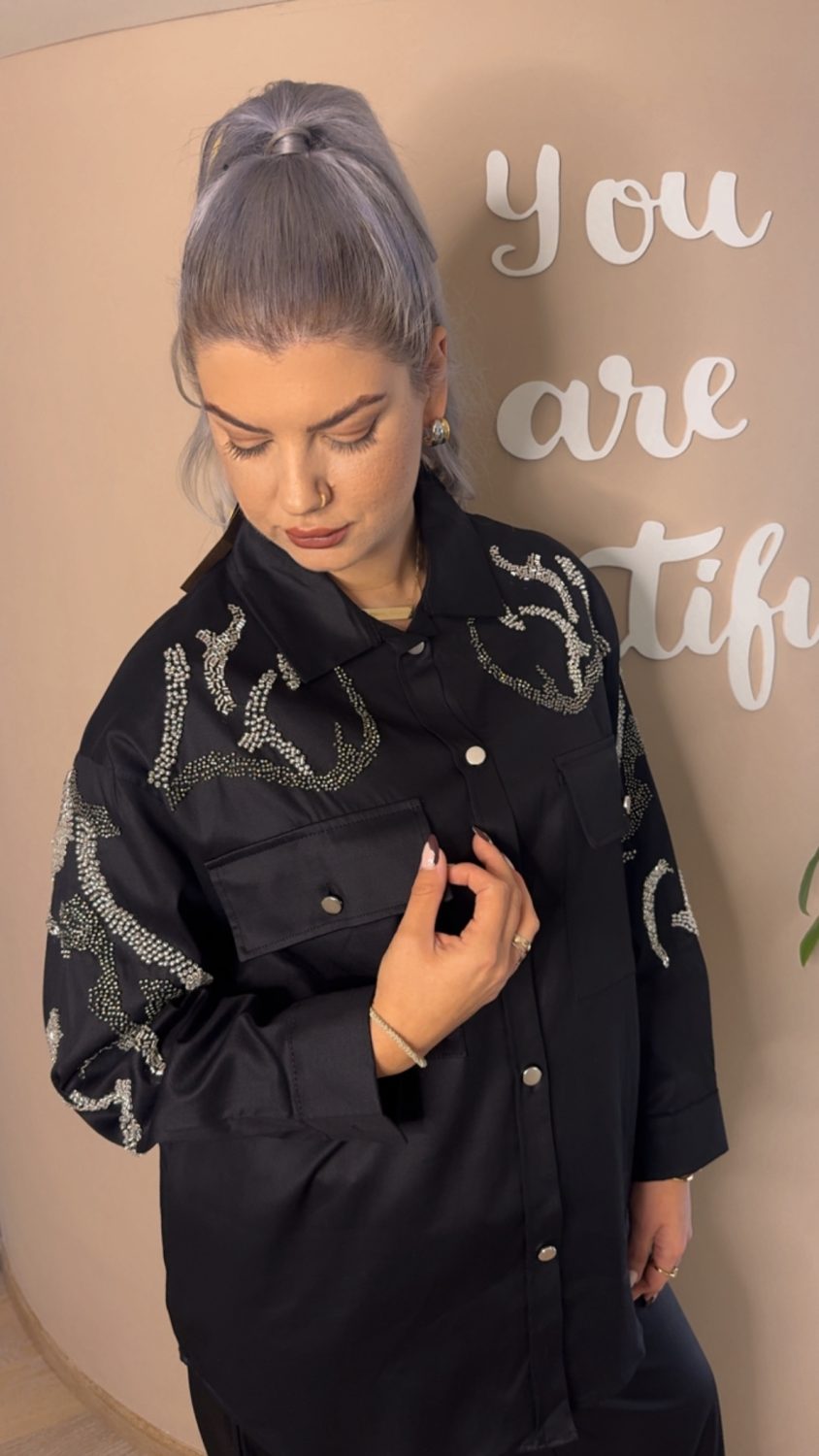 {"eId":"228906325560328","CameraPosition":1}