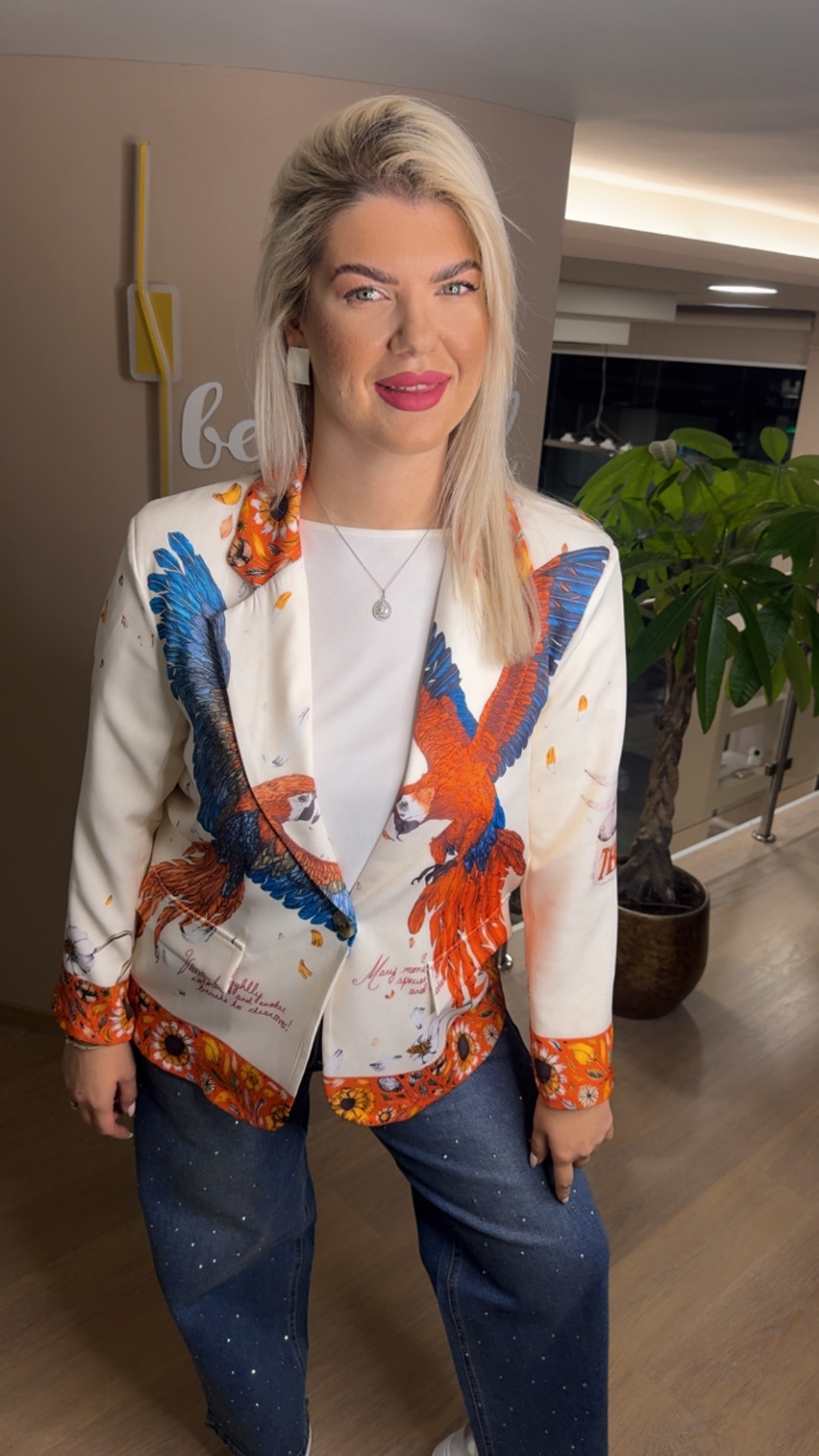 {"eId":"228906325560328","CameraPosition":1}