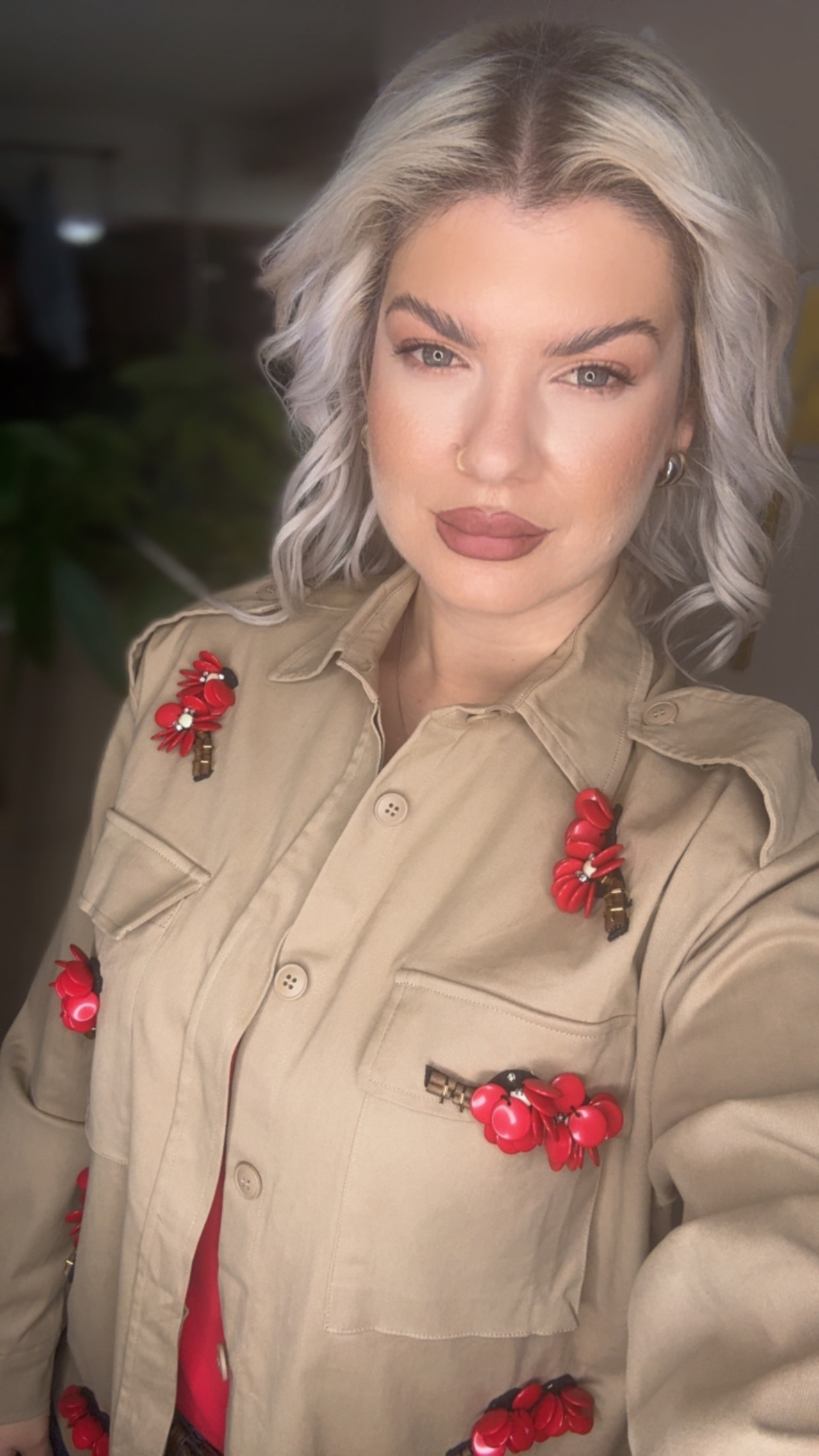 {"eId":"228906325560328","CameraPosition":2}