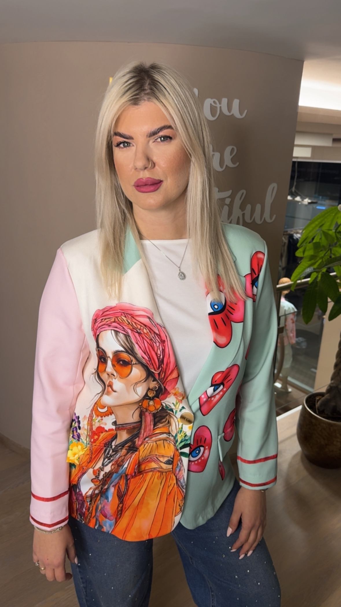 {"eId":"228906325560328","CameraPosition":1}