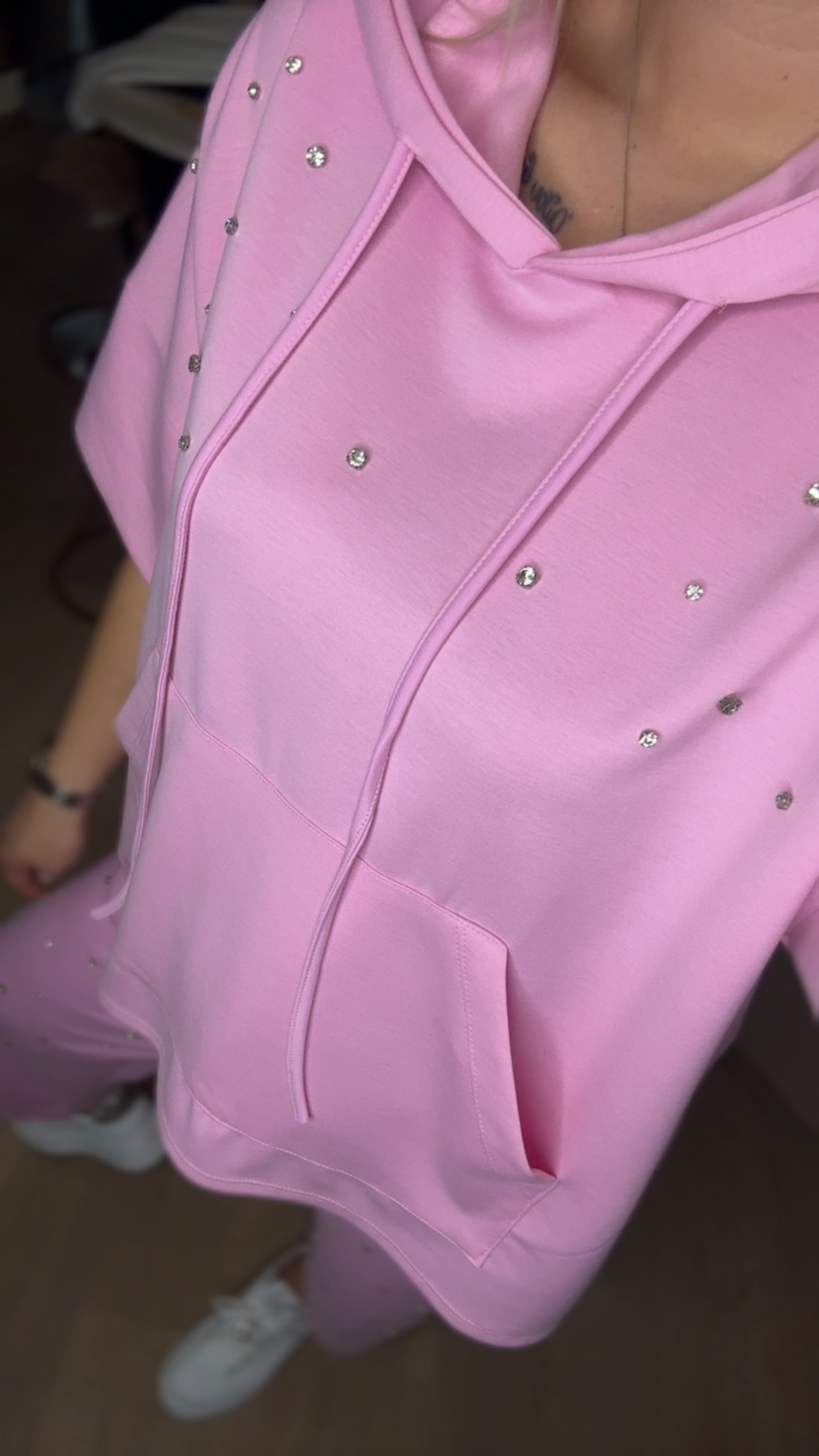 {"eId":"228906325560328","CameraPosition":2}