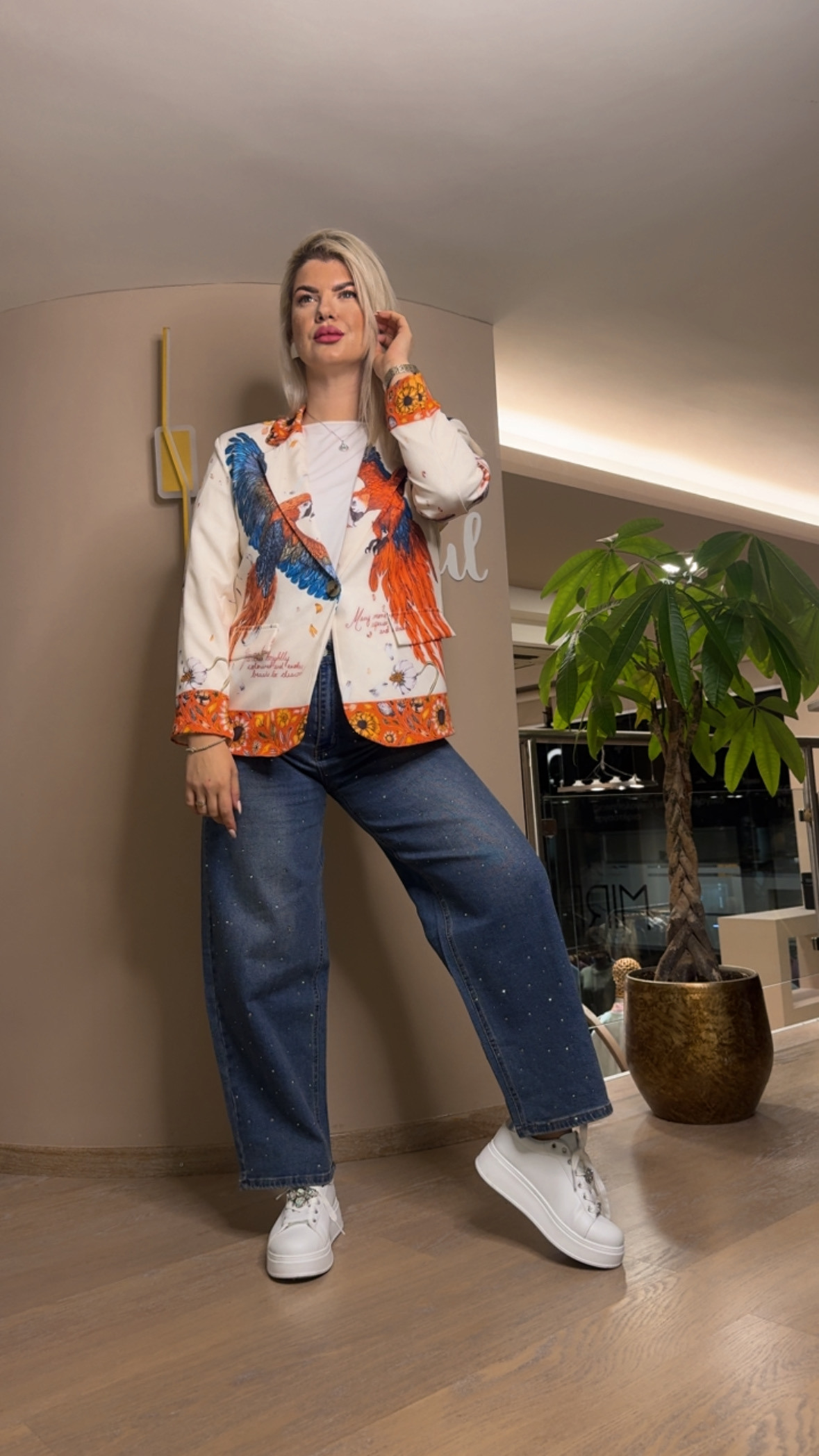 {"eId":"228906325560328","CameraPosition":1}