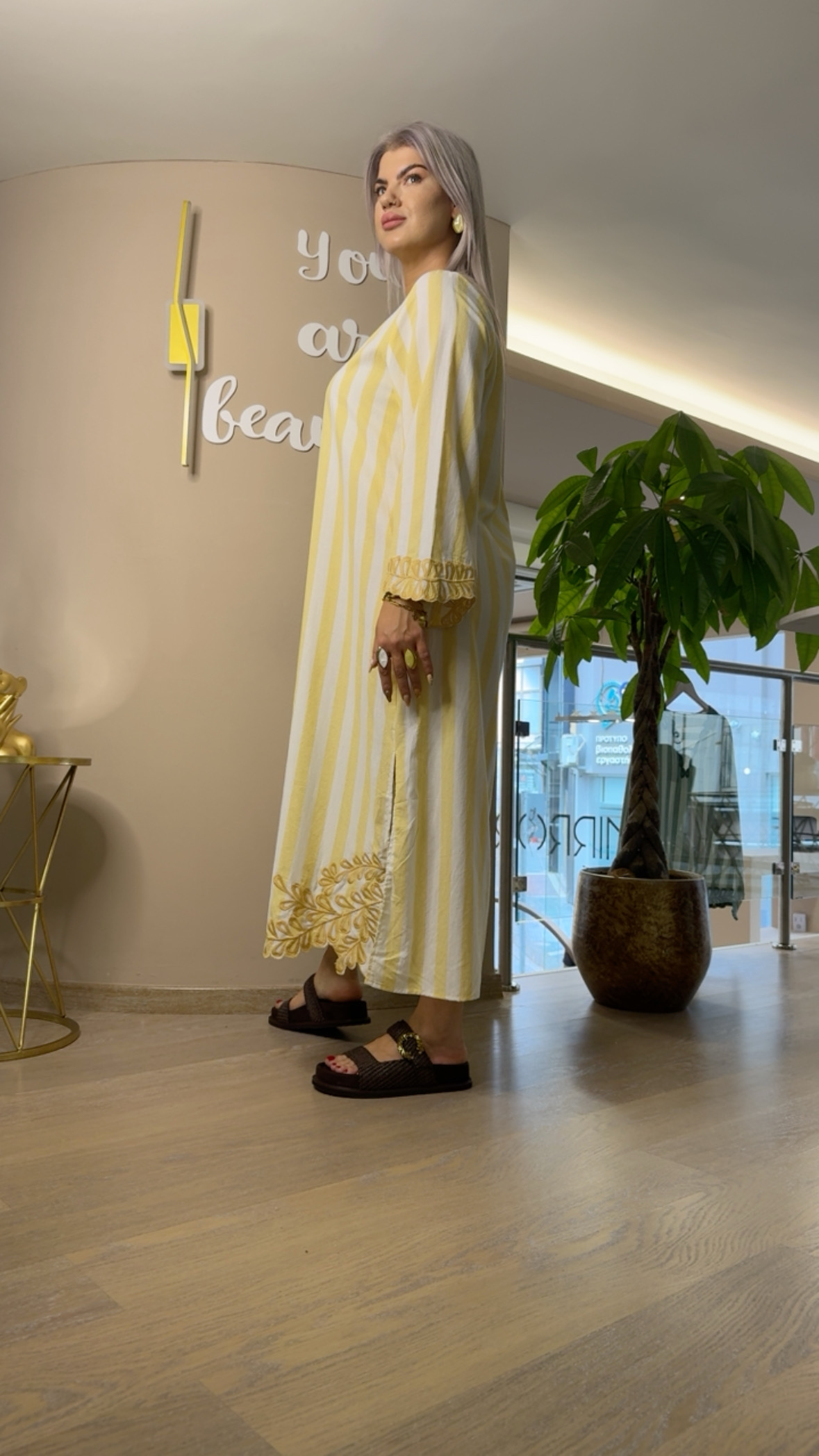 {"eId":"228906325560328","CameraPosition":1}