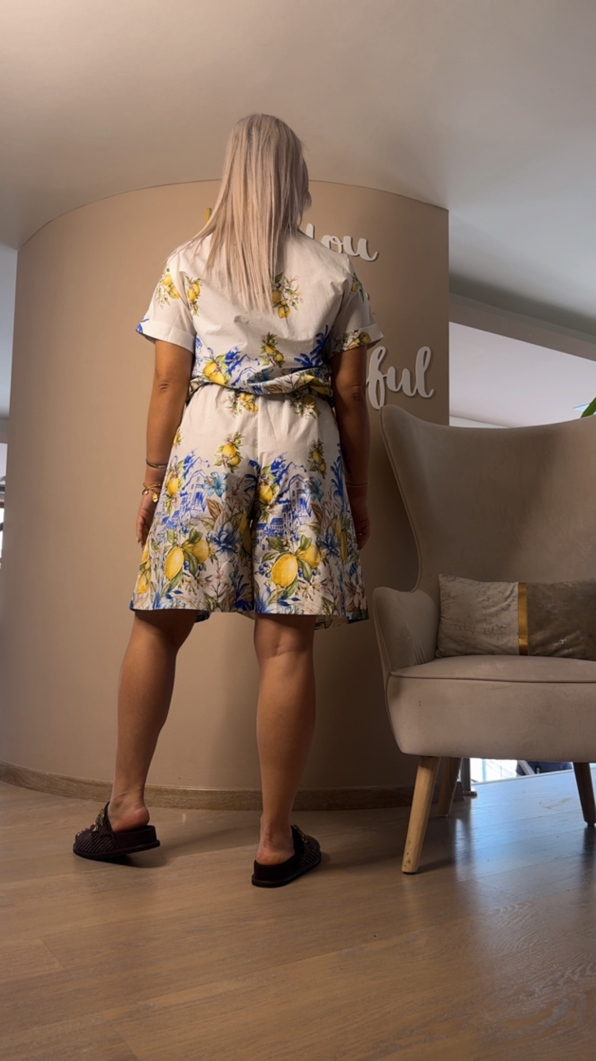 {"eId":"228906325560328","CameraPosition":1}